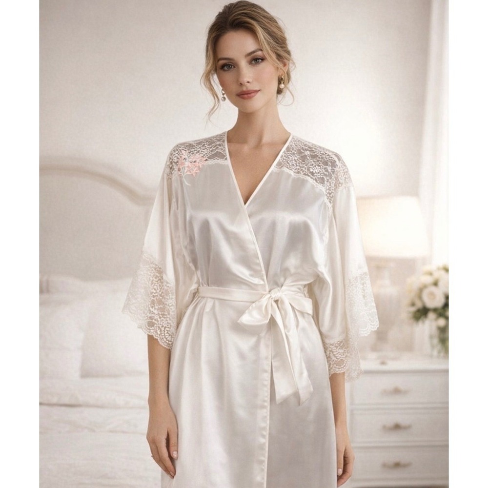 Vintage White Satin Lace Robe Large Embroidery Bridal Boudoir Glam Soft Elegance - Picture 12 of 12